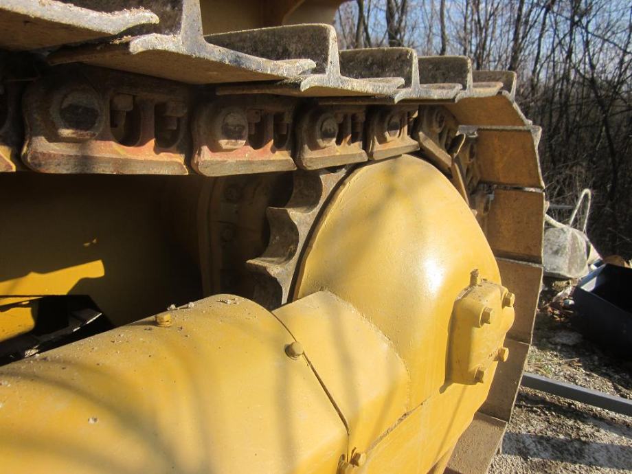 Buldozer TG 80 B, TOP STANJE , hitno, moze zamjena za kombinirku