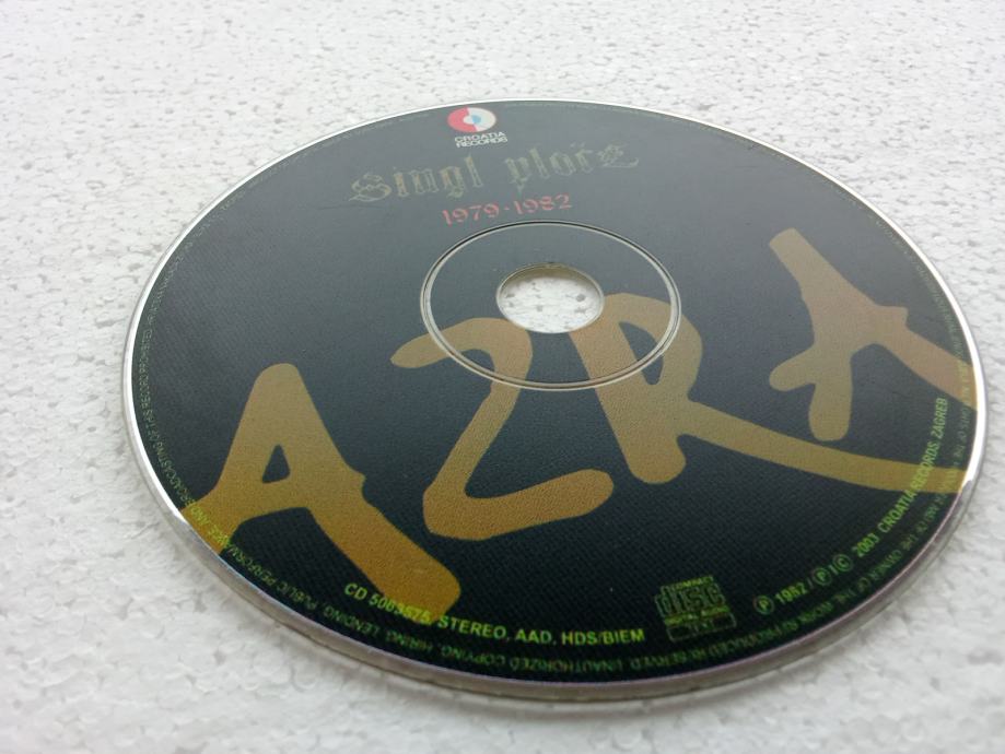 Azra - Singl ploče 1979-1982, CD bez omota, Croatia Records 2003.
