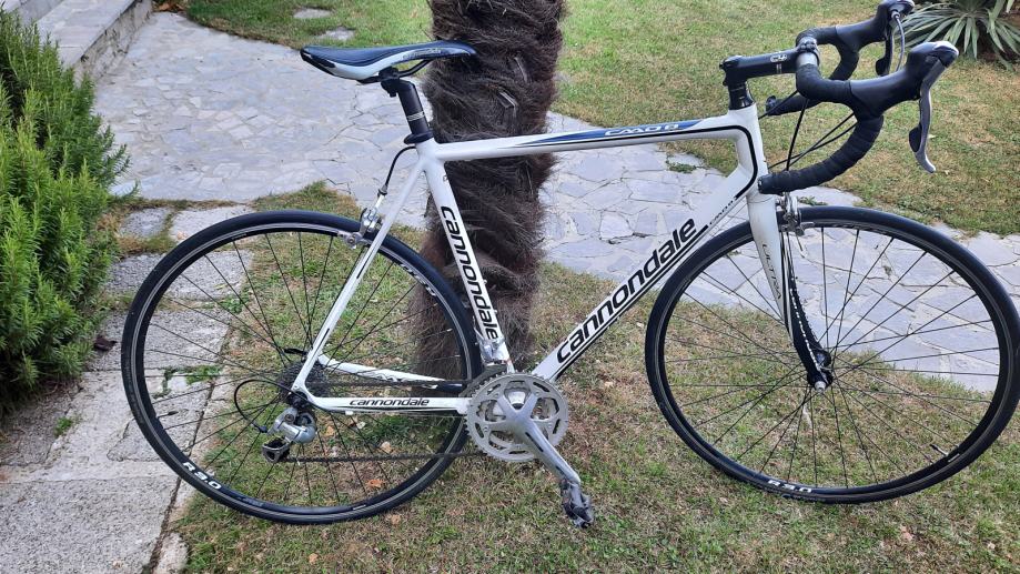 Prodajem cestovni bicikkl CANNONDALE CAAD8 600 Eura