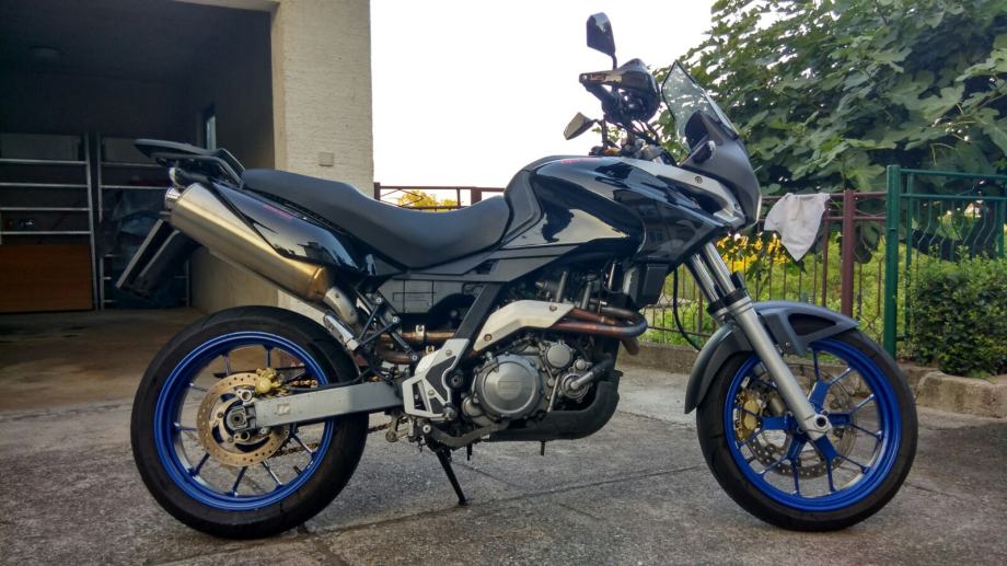 aprilia-pegaso-strada-660-crna-sa-puno-opreme-2006-god