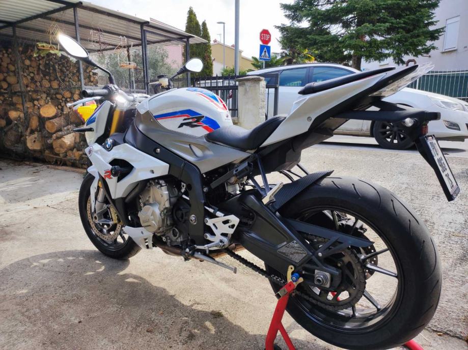 Bmw R999 BMW S 1000r 999 cm3, 2015 god.