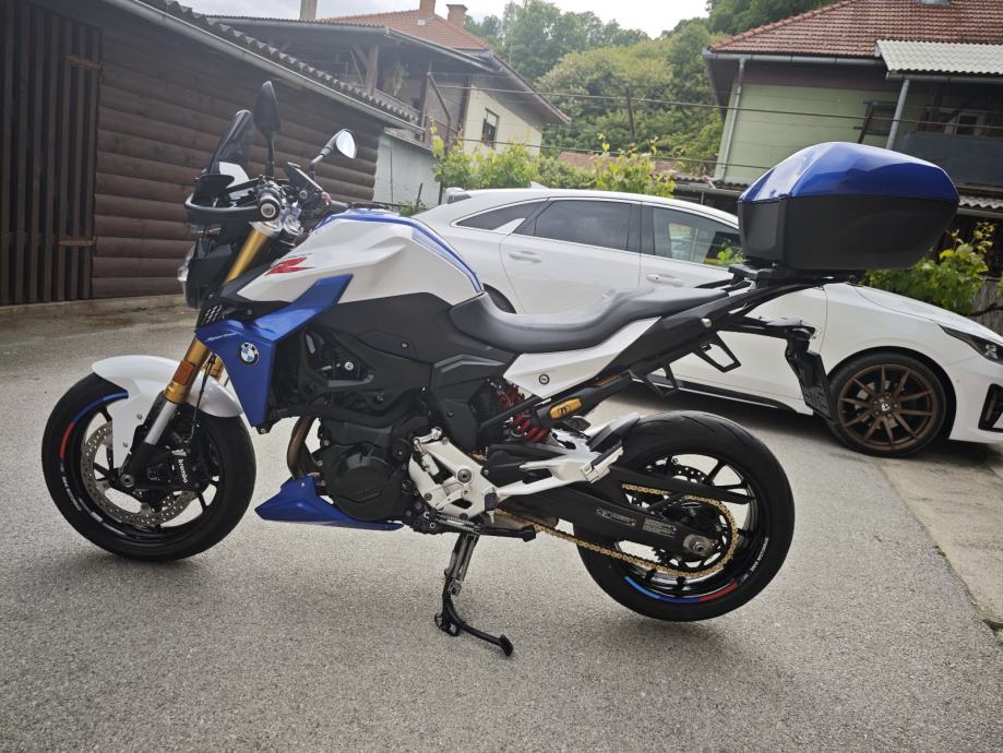 Bmw R999 BMW BMW F900R 999 cm3 A2, 2023 god.