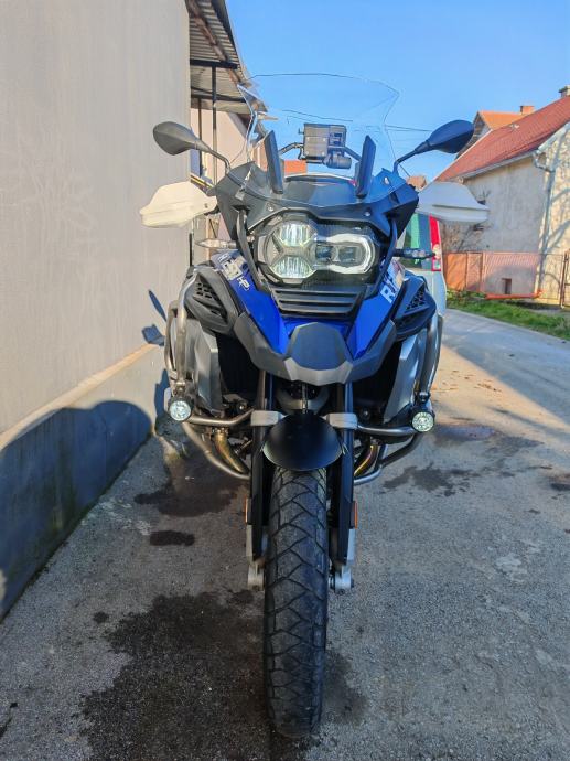 Moto Elettrica BMW R1250 GS Adventure 12V Per Bambini 3-6 Anni, Con Valigie, Luci E Suoni - INJUSA