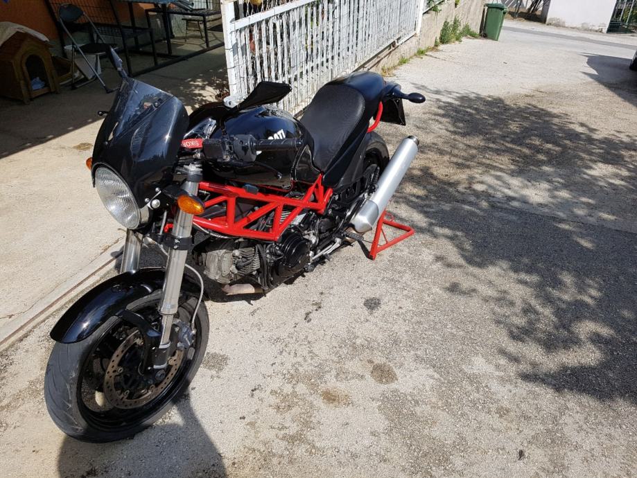 Ducati Monster 695 695 cm3 2007 god 