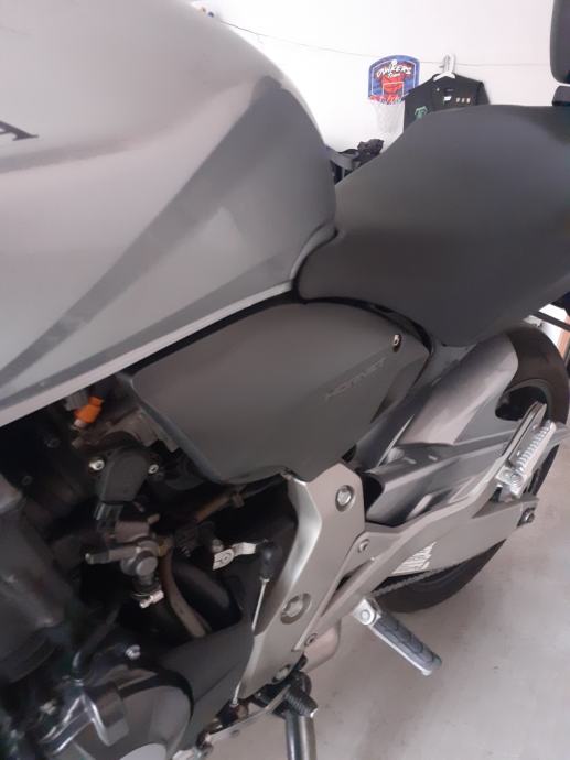 10890 BATTERIE BOSCH YTX7L-BS 12V 6AH Honda CB F Hornet - 600 Cc - Années : 1998 EUR 31,28 10890 BATTERIE BOSCH YTX7L-BS 12V 6AH Honda CB F Hornet - 600 Cc - Années : 1998 EUR 31,28