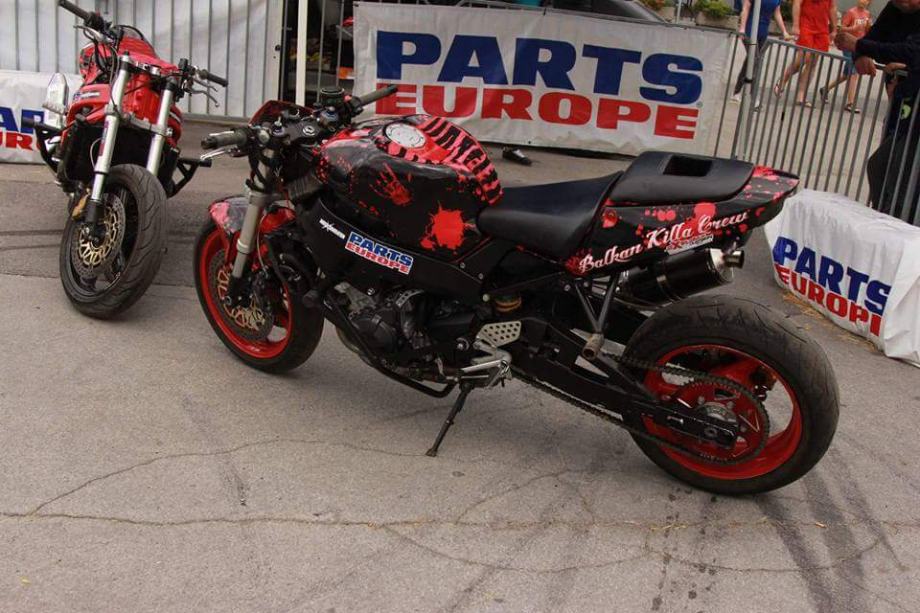 Honda Cbr 929 streetfighter stunt motor, 2001 god.