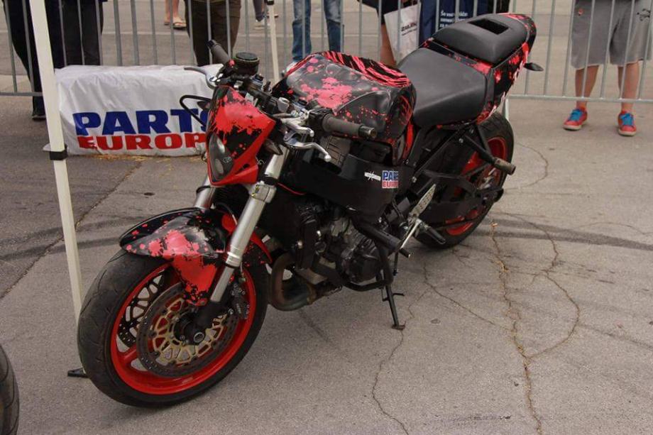 Honda Cbr 929 streetfighter stunt motor, 2001 god.