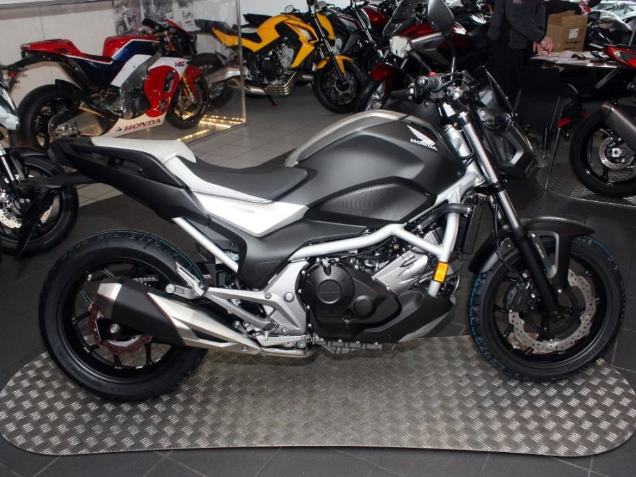 Honda mc 750