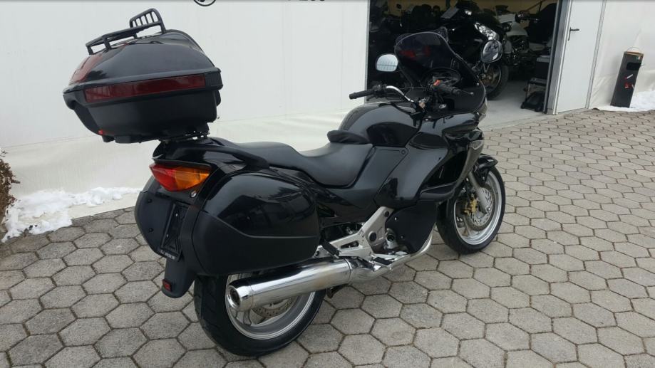Honda nt 650