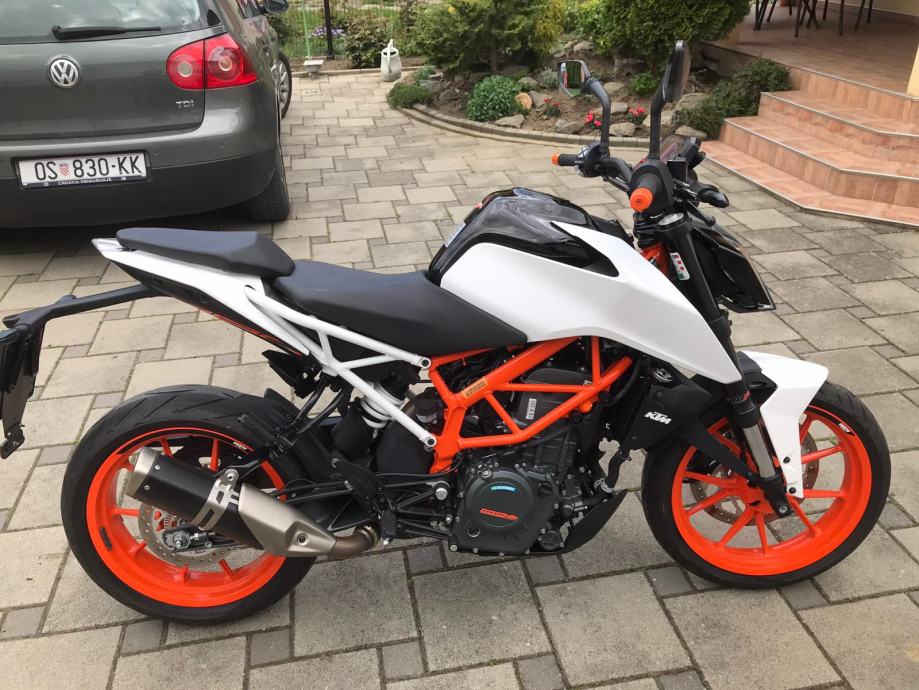 KTM 390 Duke 375 cm3, 2018 god.