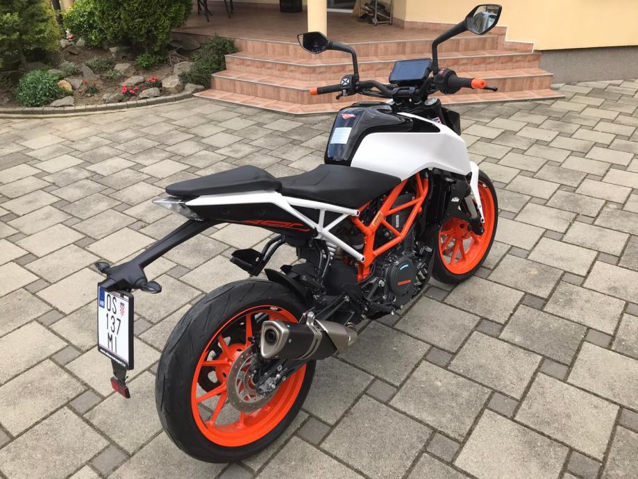 KTM 390 Duke 375 cm3, 2018 god.