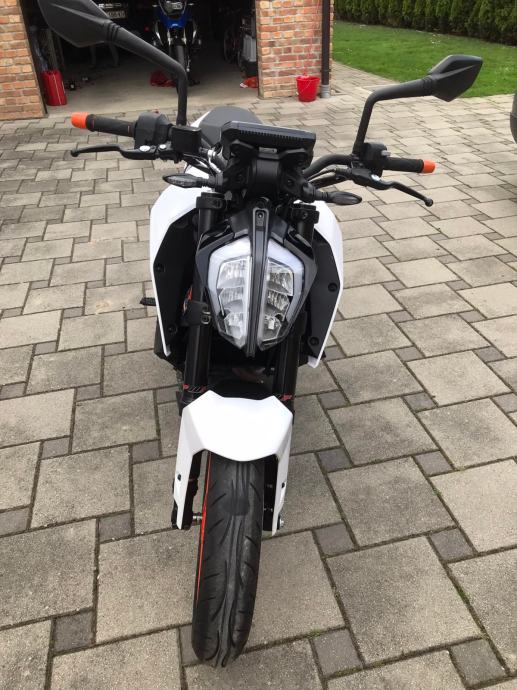 KTM 390 Duke 375 cm3, 2018 god.