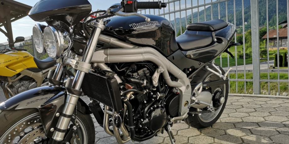 Triumph SPEED TRIPLE 955i 955 cm3, 2004 god.