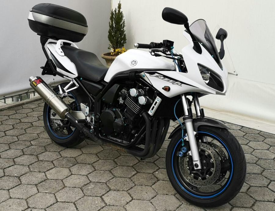 Yamaha FAZER 600 600 cm3, 2002 god.