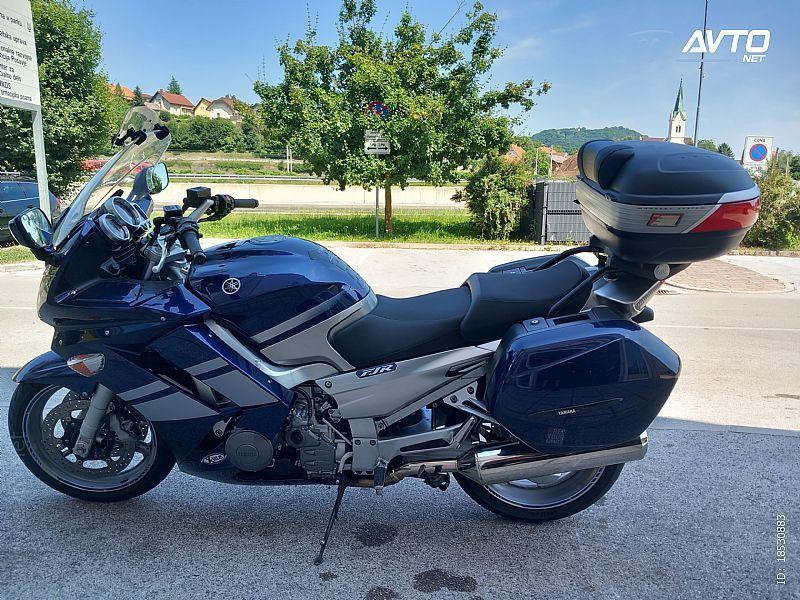 Givi D436ST Bulle Incolore – Compatible Yamaha FJR 1300 (2006-2012) + Fixation Z801, Protection & Style
