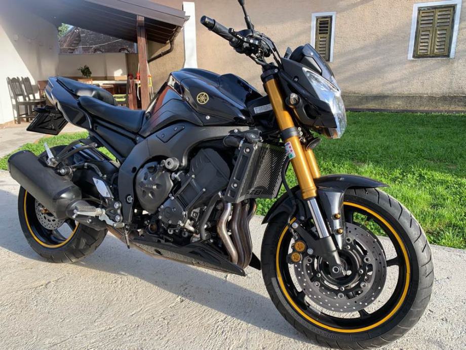 Yamaha FZ8 N 2011 God yamaha-fz8-n-2011-god