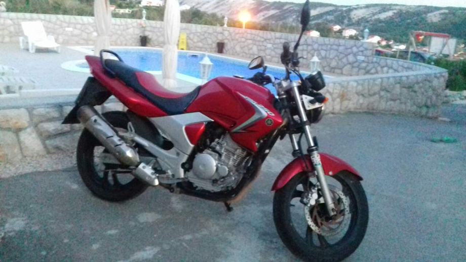 Yerbay Bremsbeläge Vorne Für Yamaha YBR 250 (2007-2011) – Halbmetallisch, Hohe Bremsleistung, Wenig Staub