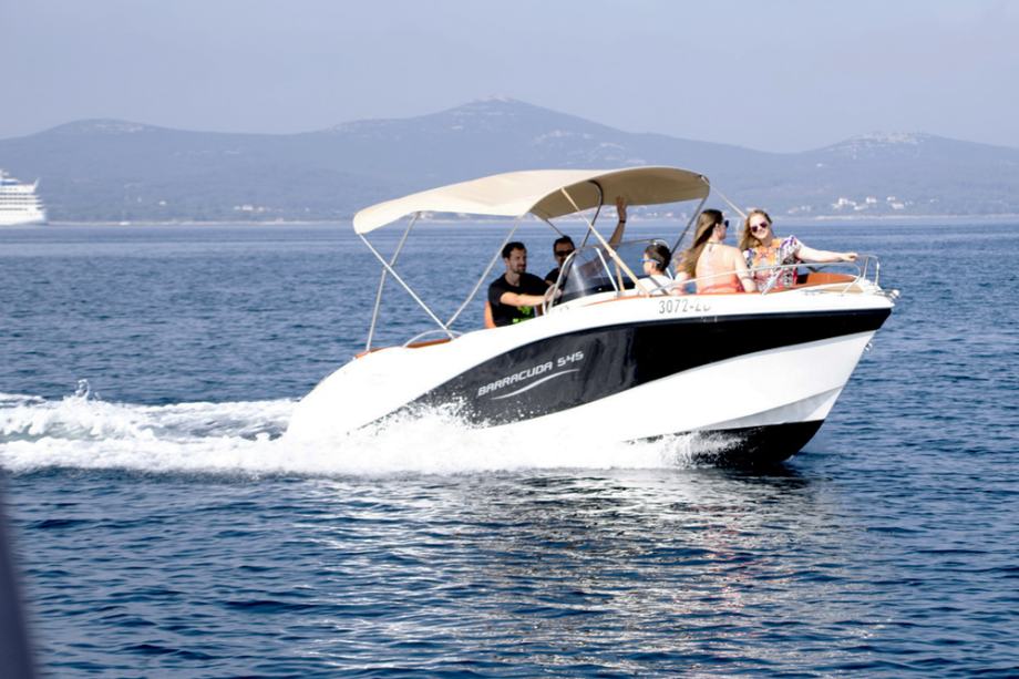 RENTABOAT Barracuda 545