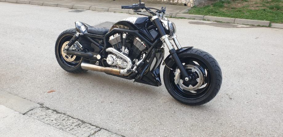 Harley Davidson  1500 cm3, 2002 god.
