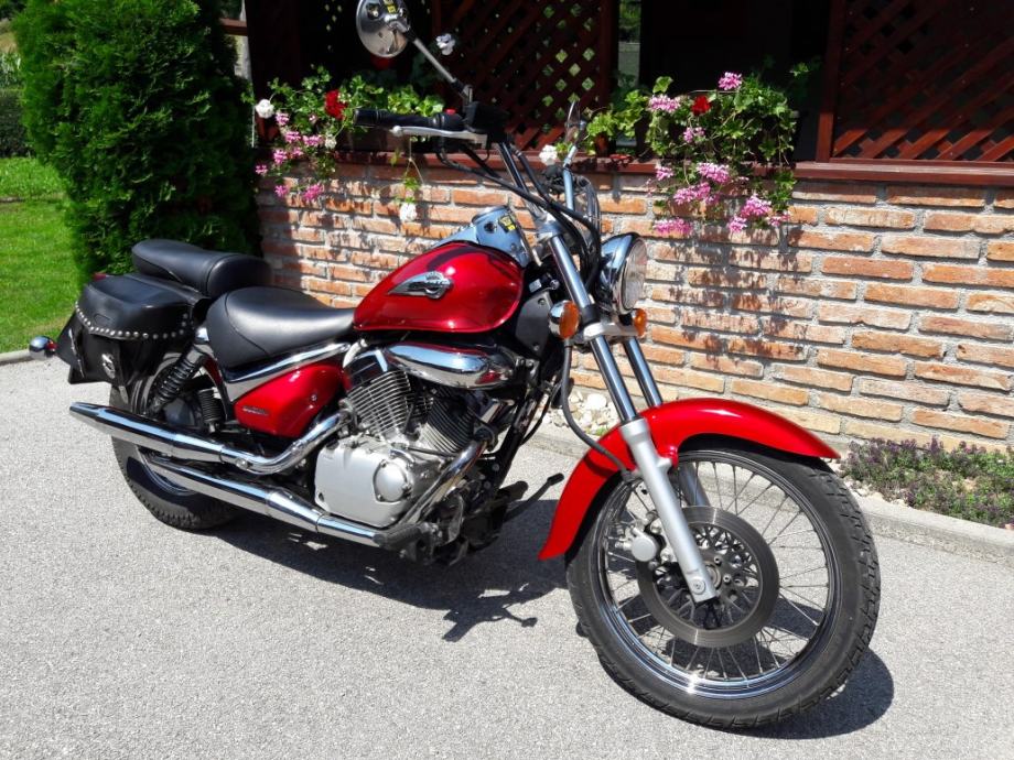Suzuki intruder 125