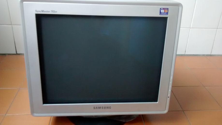 MALO koristen Monitor 16" Samsung Syncmaster 793 DF S