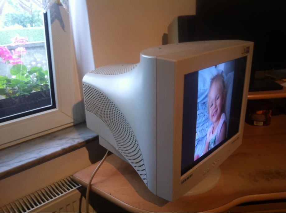 Samsung SyncMaster 17 monitor