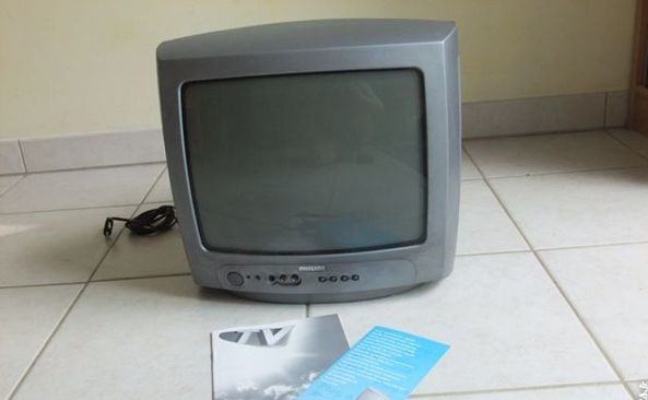 Manji mali televizor televizija tv prijemnik Philips 36cm  scart ulaz