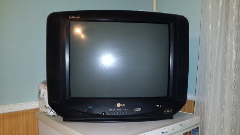 Скупка телевизор б у. Телевизор LG CF-21d30. CF-21d33e LG телевизор. Телевизор модель LG CF-20f30. LG CF-21s10e.