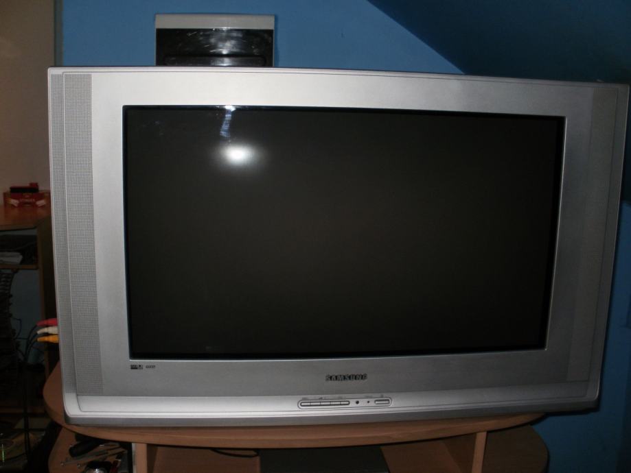 Prodajem Samsung CRT TV 82cm 16:9 100Hz FLAT
