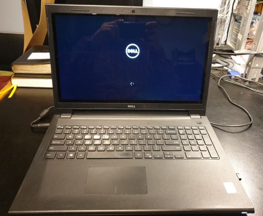 Dell Inspirion 15 i3 (4030) 4GB RAM-a, 500 GB HDD, DVD, touch screen
