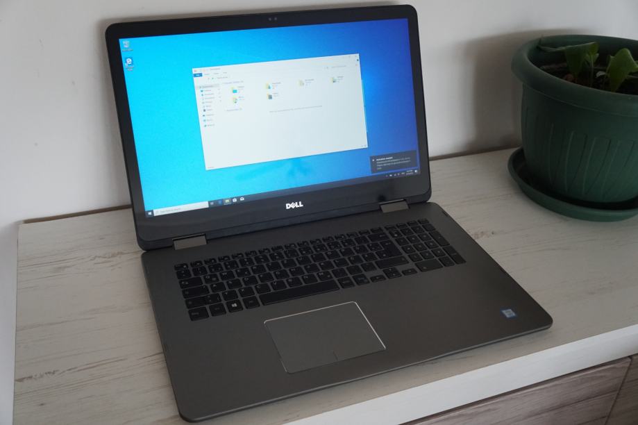 Dell Inspiron 7773 2in1 / i7-8550U / 256GB SSD / FHD IPS touchscreen