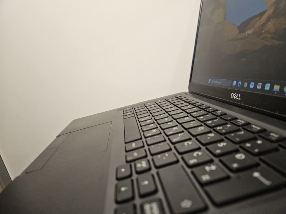 Dell Latitude 5300 13,3" FHD Touch I5-8365U 8GB RAM 256GB SSD Windows 10 Pro