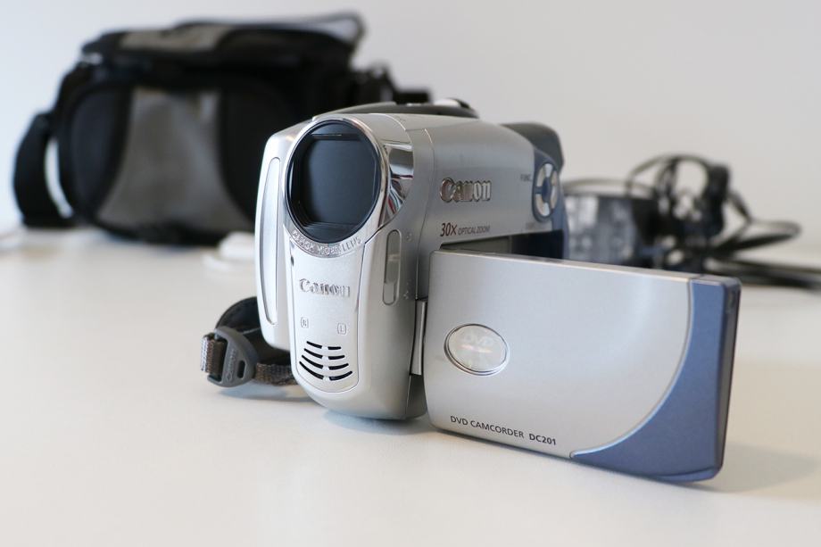 Canon DVD Camcorder DC 201