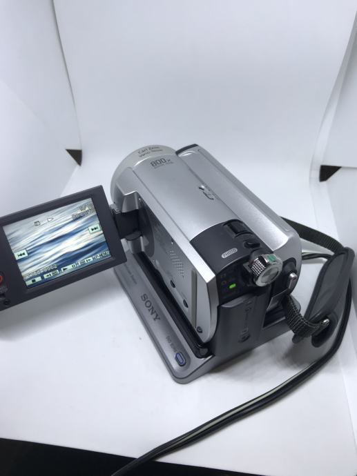 Digitalna kamera Sony DCR-SR30