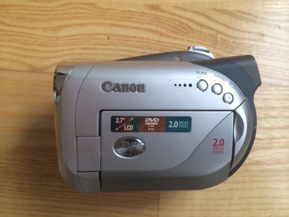 Digitalni DVD camcorder Canon DC22