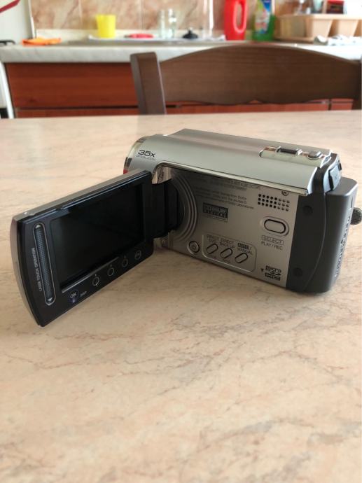 JVC Everio GZMG330, 30GB Hard Disk Drive Camcorder 35x Optical Zoom