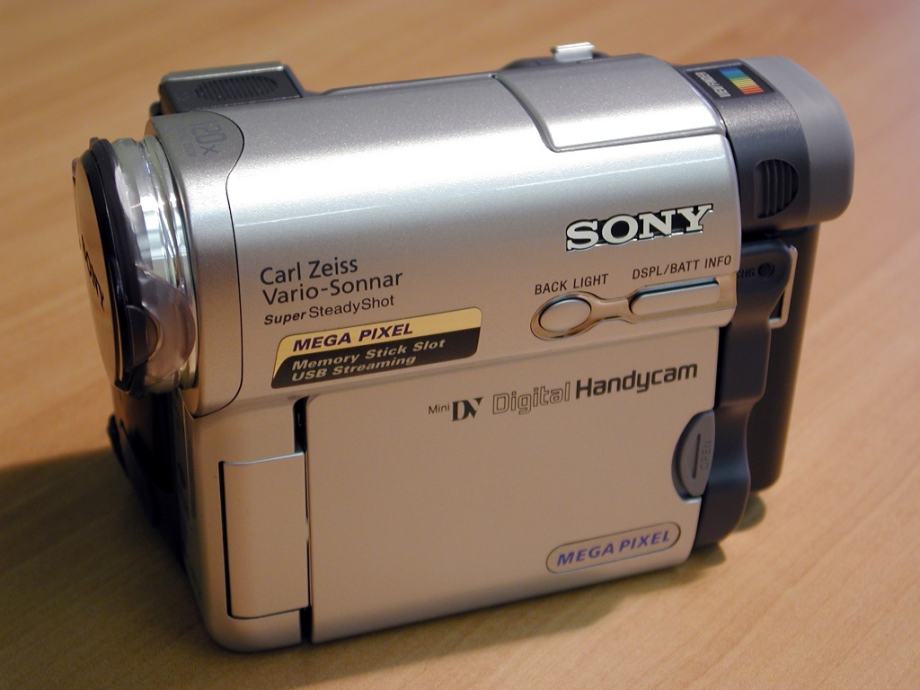 SONY DCR-TRV33E - Digitalna kamera - Mini DV