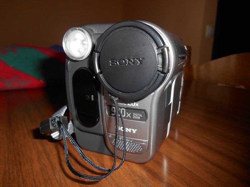 SONY DIGITAL VIDEO CAMERA RECORDER DCRTRV 285 E PAL