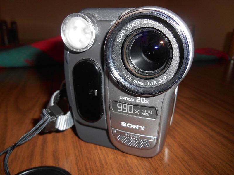 SONY DIGITAL VIDEO CAMERA RECORDER DCRTRV 285 E PAL