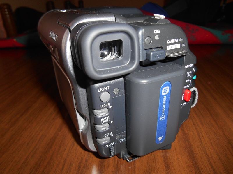 SONY DIGITAL VIDEO CAMERA RECORDER DCRTRV 285 E PAL