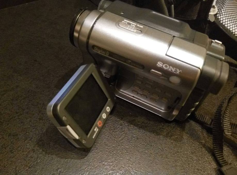 Sony digitalna kamera DCRTRV285E PAL