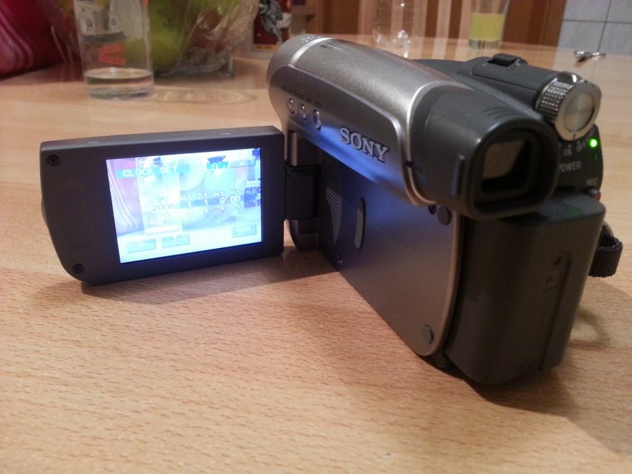 Sony Handycam DCRHC27+firewire