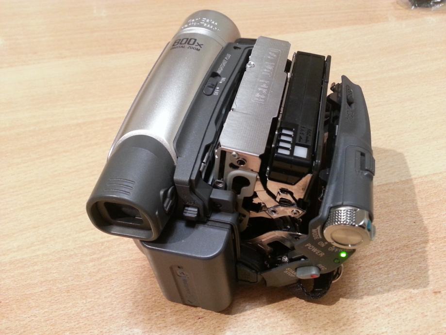 Sony Handycam DCRHC27+firewire