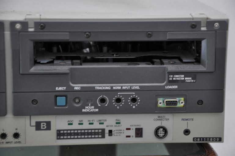 Profesionalni VHS duplikatori JVC BR7020