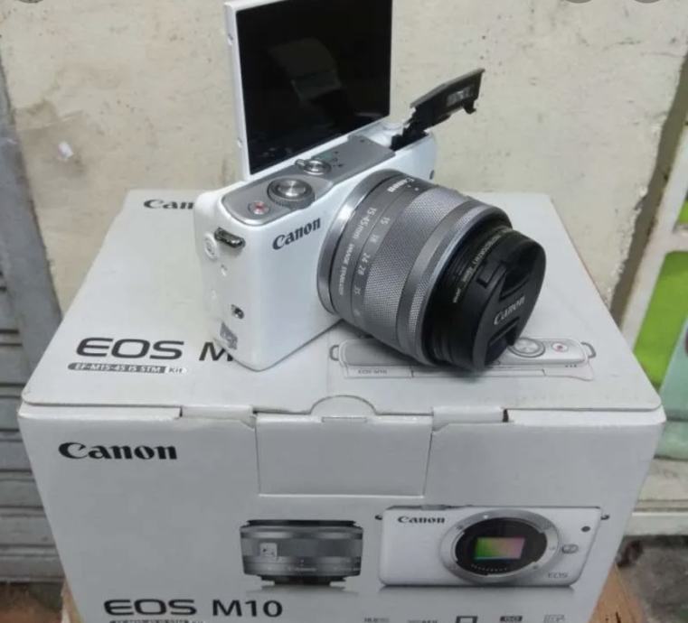 Canon eos M10 DSLR