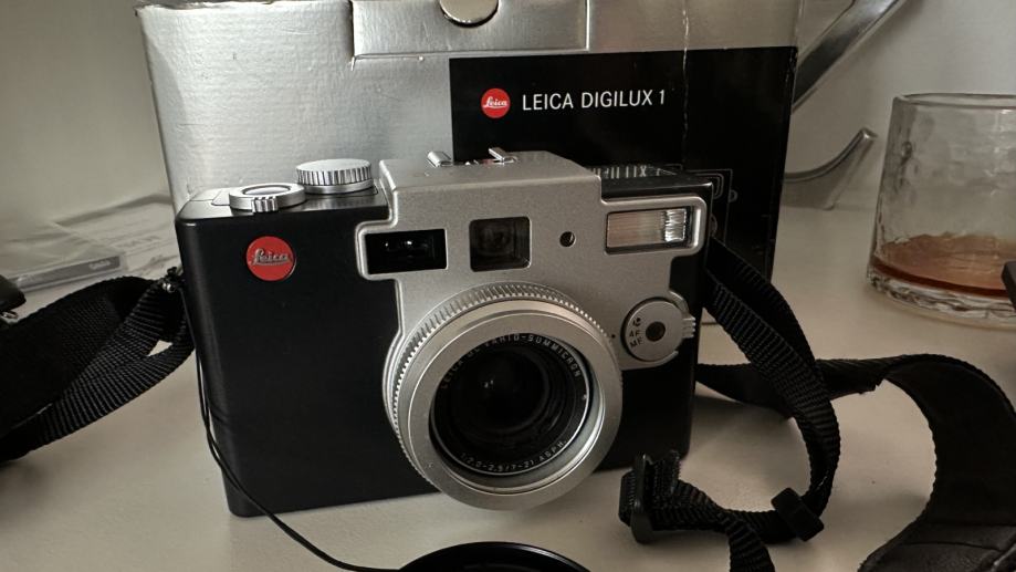 Leica Digilux 1 s obj. LEICA DC Vario-Summicron 2.0-2.5/7-21 ASPH