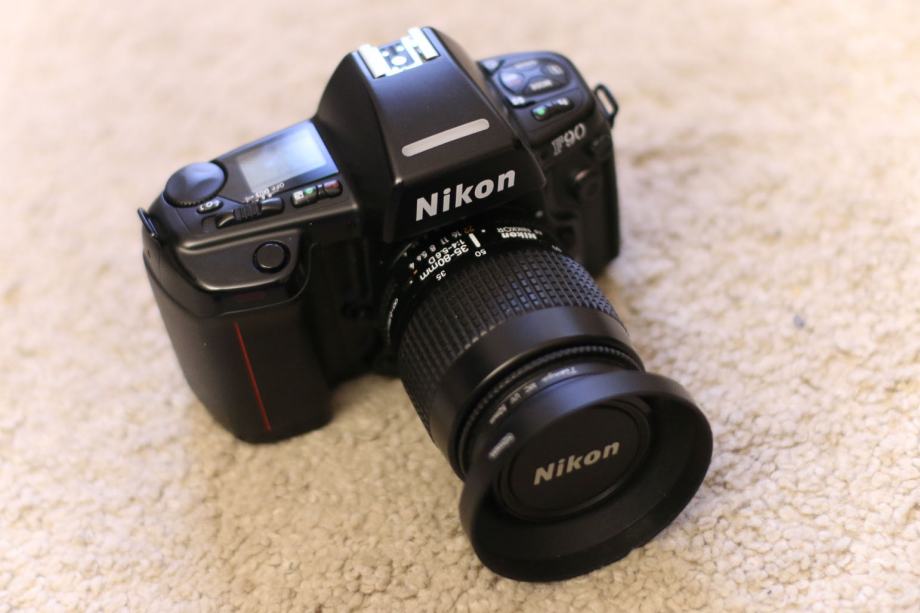Nikon F90 SLR + Nikkor 35-80mm +UV filter, sjenilo + Nikon SB-22 flash