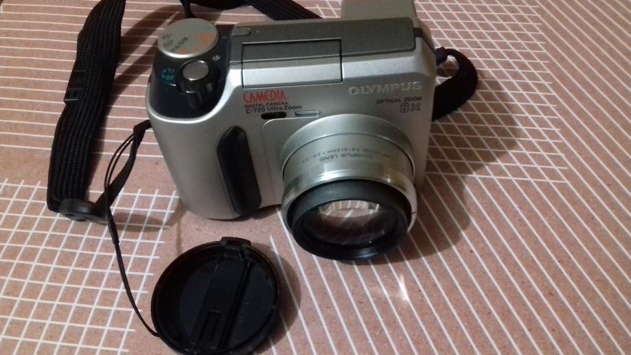 OLYMPUS Digitalna camera CAMEDIA C720 ULTRA ZOOM