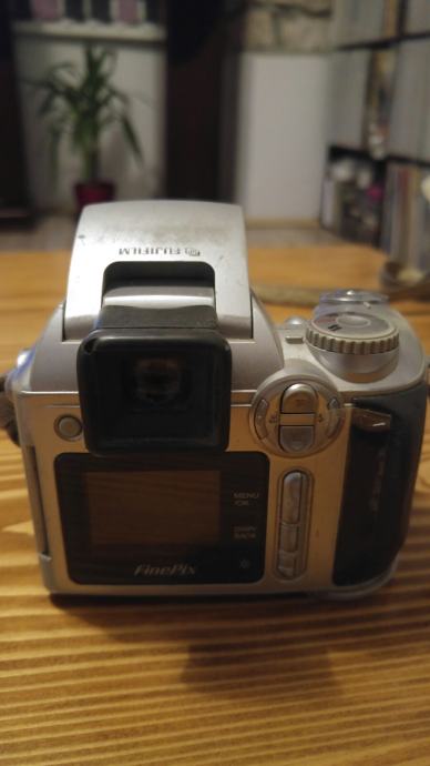 Prodaje se ovaj fotoaparat FUJIFILM