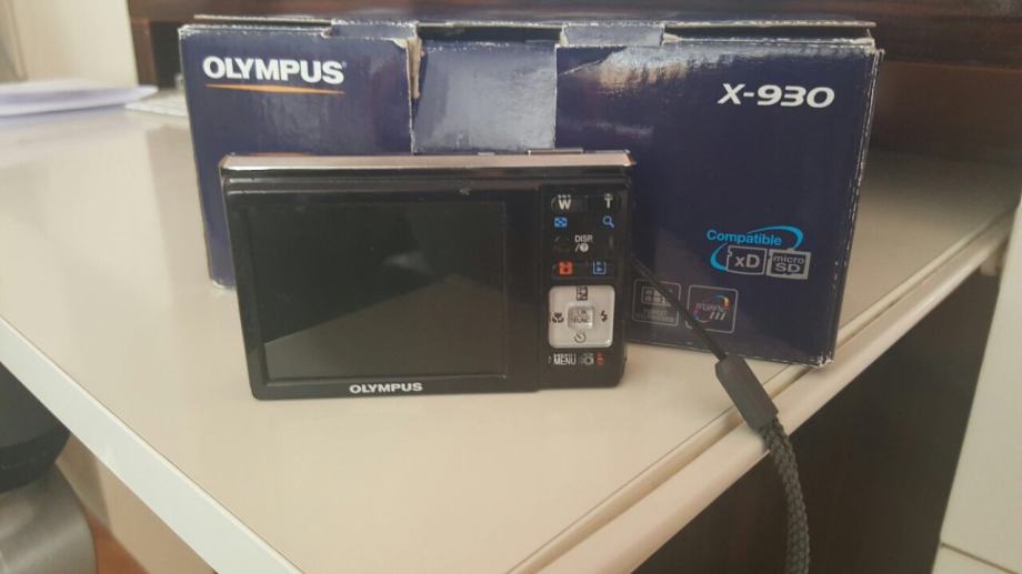 Digitalni fotoaparat Olympus X930